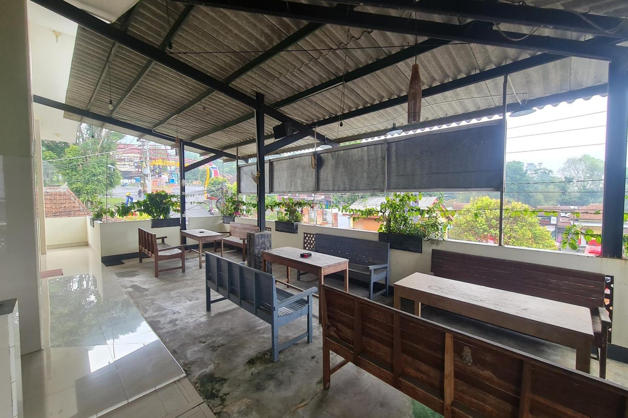 Capital O 93250 Hotel Tirta Kencana 2 Baturaden Banyumas Exterior foto
